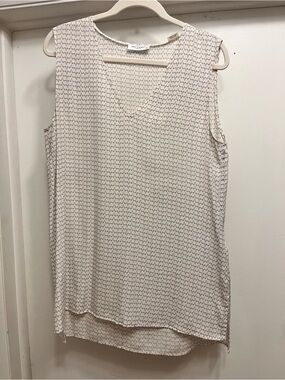 Sleeveless V-Neck Patterned Blouse - Cream